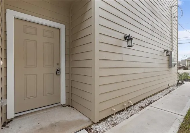 Photo 1 of Single family home for sale at 9026 Madera Rd #A, Houston, TX 77078 | MLS# 22114169 | Listing updated on 2026-09-18