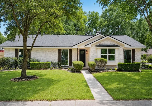 Photo 1 of Sale Pending at 2301 Morning Dr, Baytown, TX 77520 | MLS# 71889635 | Listing updated on 2026-08-22