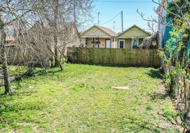 Photo 1 of Land for sale at 2718 Ave L, Galveston, TX 77550 | MLS# 72340919 | Listing updated on 2026-08-12
