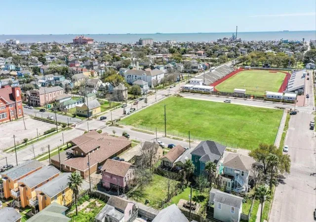 Photo 3 of Land for sale at 2718 Ave L, Galveston, TX 77550 | MLS# 72340919 | Listing updated on 2026-08-12
