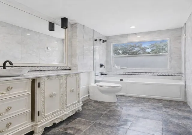 Photo 4 of Single family home for sale at 17915 Mossforest Dr, Houston, TX 77090 | MLS# 13409402 | Listing updated on 2026-09-22