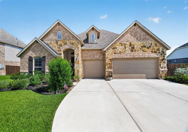 1st image of 11806 Autumn Leaf Dr, Dayton, TX 77535 | MLS# 98082335
