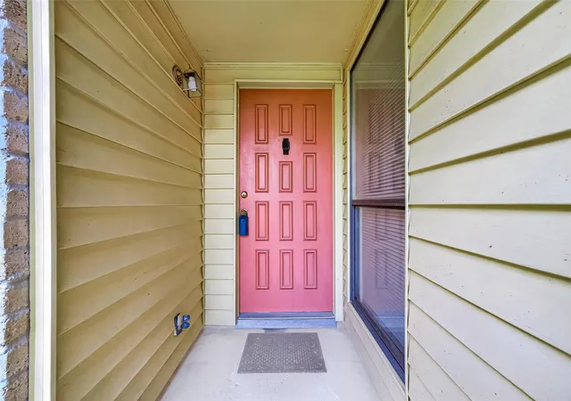 Photo 3 of Sale Pending at 619 Jeff Davis Dr, Richmond, TX 77469 | MLS# 3062690 | Listing updated on 2026-10-08
