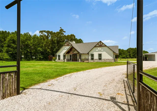 2nd image of 1140 County Road 301 N, Dayton, TX 77535 | MLS# 81102844