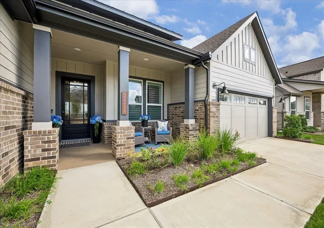 Photo 2 of Single family home for sale at 32438 Violet Dancer Ct, Fulshear, TX 77441 | MLS# 38445793 | Listing updated on 2026-09-19