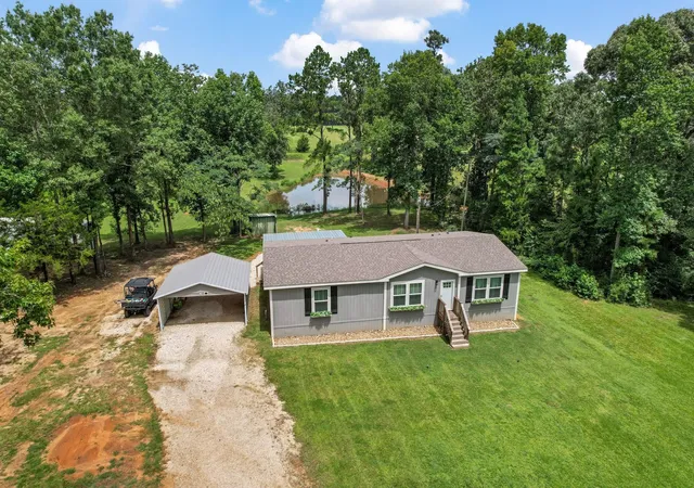 Photo 1 of Single family home for sale at 225 Lynn Hendrix Rd, Livingston, TX 77351 | MLS# 42391373 | Listing updated on 2026-08-09
