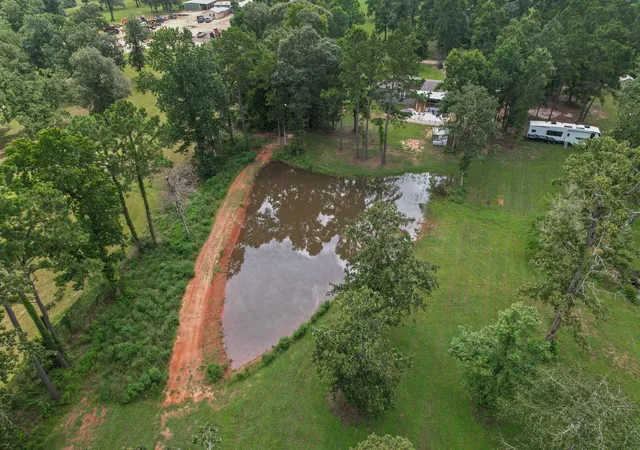 Photo 3 of Single family home for sale at 225 Lynn Hendrix Rd, Livingston, TX 77351 | MLS# 42391373 | Listing updated on 2026-08-09