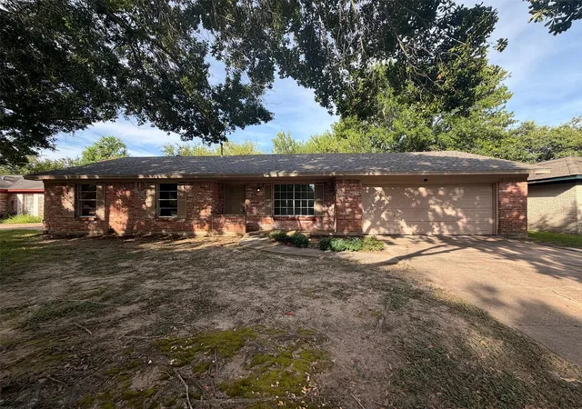1st image of 3506 Oxford Rd, Alvin, TX 77511 | MLS# 70776534