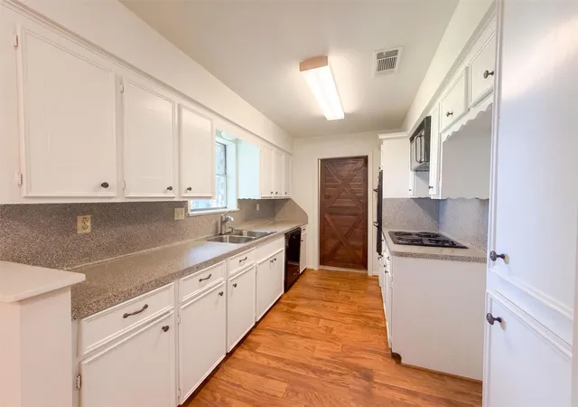2nd image of 3506 Oxford Rd, Alvin, TX 77511 | MLS# 70776534