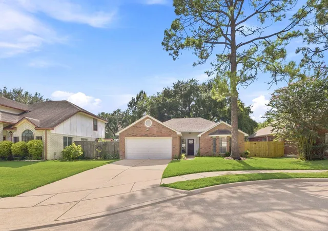 4th image of 16306 Elmwood Point Ln, Sugar Land, TX 77498 | MLS# 50924210