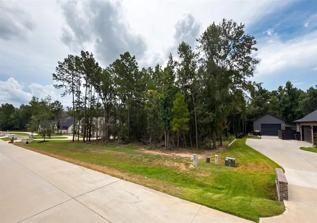Photo 2 of Sale Pending at 23737 Birch Grv Rd, Montgomery, TX 77316 | MLS# 11707768 | Listing updated on 2026-09-01