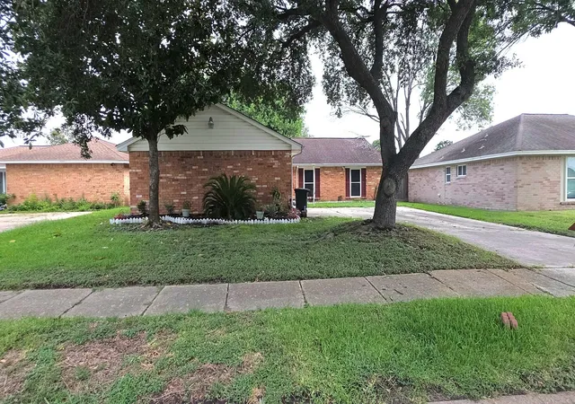 Photo 2 of Sale Pending at 9811 Rocky Holw Rd, La Porte, TX 77571 | MLS# 65103864 | Listing updated on 2026-09-18