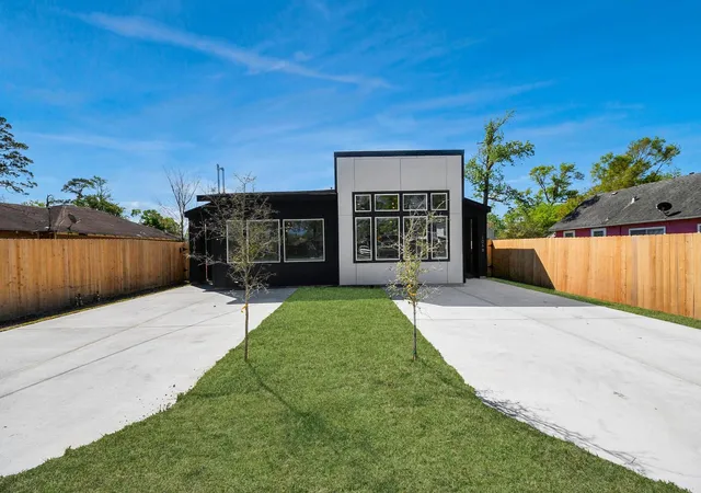 43rd image of 8106 Locksley St, Houston, TX 77078 | MLS# 38463457
