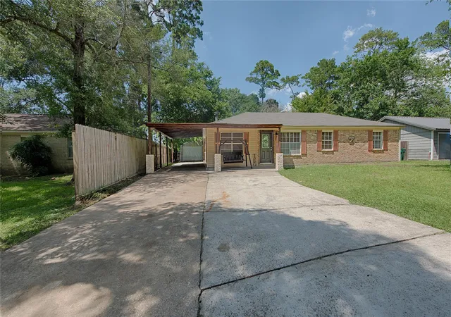 Photo 2 of Single family home for sale at 303 Spring Strm Bnd, Montgomery, TX 77316 | MLS# 83377178 | Listing updated on 2026-08-16