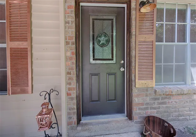 Photo 2 of Single family home for sale at 303 Spring Strm Bnd, Montgomery, TX 77316 | MLS# 83377178 | Listing updated on 2026-08-16