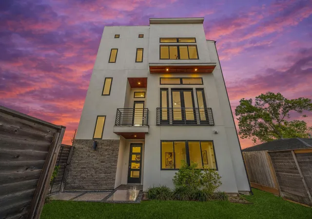 2nd image of 7327 Shadyvilla Pointe Dr, Houston, TX 77055 | MLS# 81217818