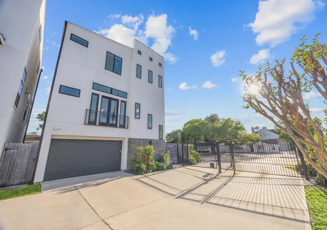 4th image of 7327 Shadyvilla Pointe Dr, Houston, TX 77055 | MLS# 81217818