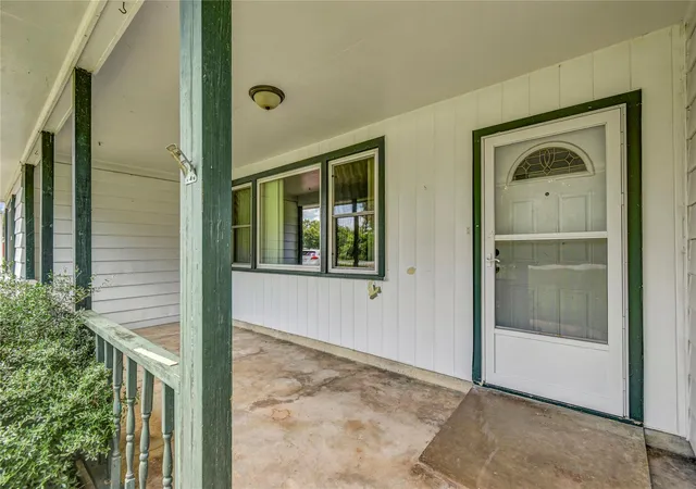 4th image of 1710 Hwy 332 W, Lake Jackson, TX 77566 | MLS# 77605326