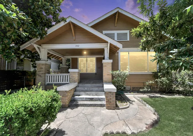 Photo 1 of Single family home for sale at 302 Hunt St, Houston, TX 77003 | MLS# 75580010 | Listing updated on 2026-09-15