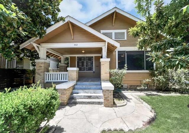 Photo 2 of Single family home for sale at 302 Hunt St, Houston, TX 77003 | MLS# 75580010 | Listing updated on 2026-09-15