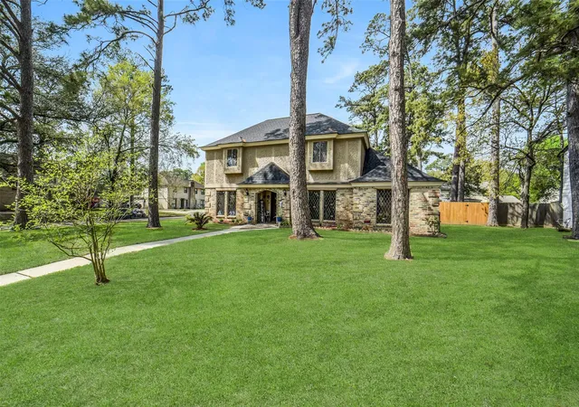 Photo 2 of Single family home for sale at 4910 Charade Dr, Houston, TX 77066 | MLS# 30485464 | Listing updated on 2026-08-15