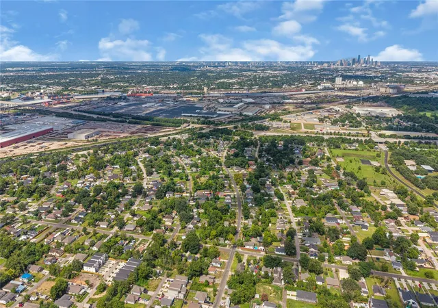 26th image of 301 Bolden St, Houston, TX 77029 | MLS# 37404825