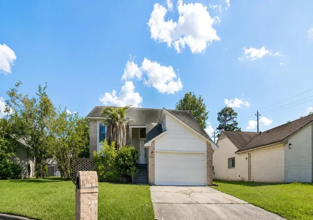 1st image of 10146 Valley Club Dr, Houston, TX 77078 | MLS# 37956533
