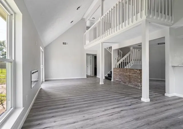 Photo 3 of Single family home for sale at 10146 Valley Clb Dr, Houston, TX 77078 | MLS# 37956533 | Listing updated on 2026-09-03