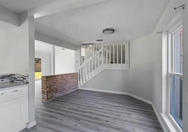 Photo 3 of Single family home for sale at 10146 Valley Clb Dr, Houston, TX 77078 | MLS# 37956533 | Listing updated on 2026-09-03