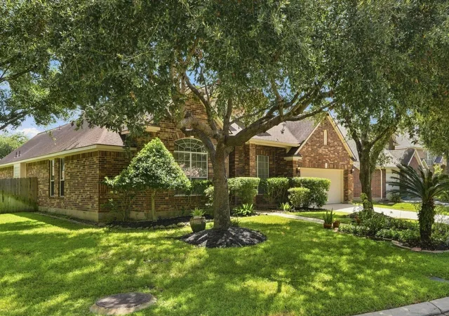 Photo 2 of Single family home for sale at 6127 Merry Pine Ct, Spring, TX 77379 | MLS# 20647874 | Listing updated on 2026-09-22