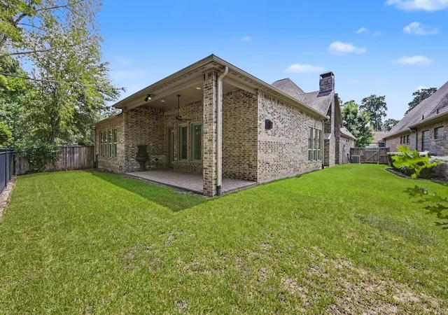 Photo 2 of Single family home for sale at 126 Lily Green Ct, Conroe, TX 77304 | MLS# 62045870 | Listing updated on 2026-09-10
