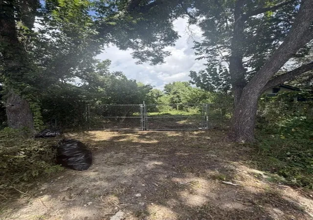 Photo 2 of Land for sale at 9435 E Ave I, Houston, TX 77012 | MLS# 38885802 | Listing updated on 2026-08-12