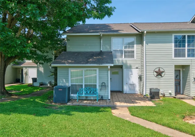1st image of 100 Edgewater Dr #44, Livingston, TX 77351 | MLS# 6228846