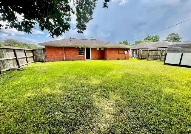 25th image of 2102 Blueberry Ln, Pasadena, TX 77502 | MLS# 25565941