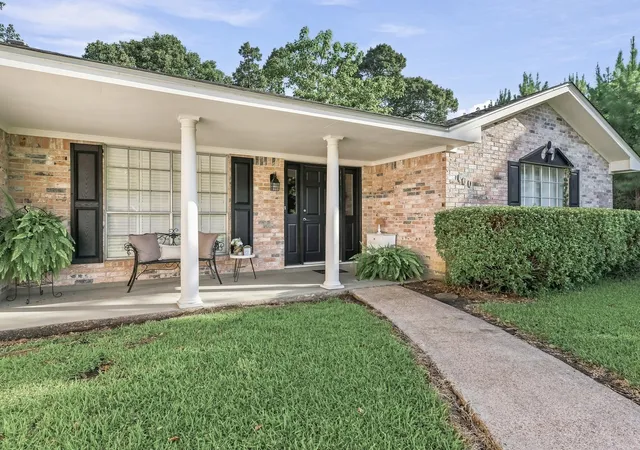 Photo 3 of Single family home for sale at 100 E Black Gum Ln, Village Mills, TX 77663 | MLS# 85964753 | Listing updated on 2026-08-12
