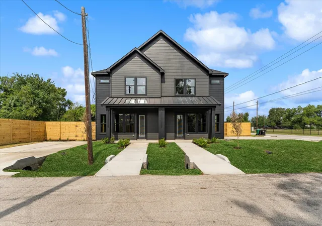 2nd image of 7313 Tippett St #A/B, Houston, TX 77088 | MLS# 88234226