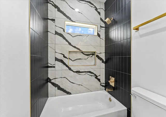 2nd image of 7313 Tippett St, Houston, TX 77088