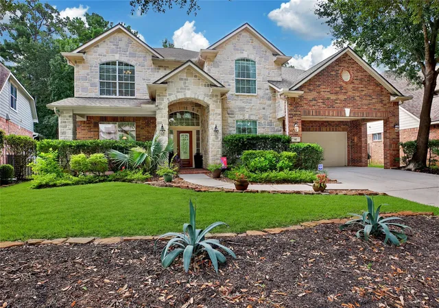 Photo 2 of Sale Pending at 142 S Arrow Cyn Cir, Spring, TX 77389 | MLS# 42069195 | Listing updated on 2026-09-07