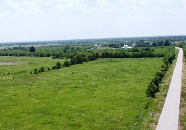 Photo 4 of Sale Pending at 11921 Schmidt Rd, Waller, TX 77484 | MLS# 29494803 | Listing updated on 2026-08-31