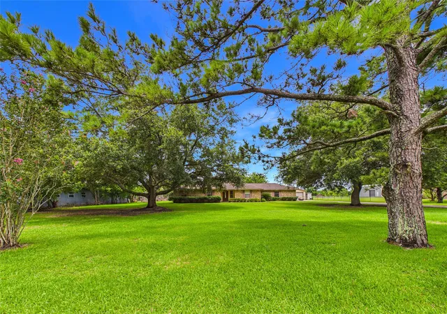 Photo 3 of Single family home for sale at 7711 Ave M, Santa Fe, TX 77510 | MLS# 14935143 | Listing updated on 2026-09-20