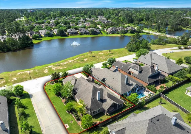 2nd image of 15 S Lochwood Wy, Tomball, TX 77375 | MLS# 83299308