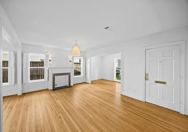4th image of 2438 Albans Rd, Houston, TX 77005 | MLS# 37176823