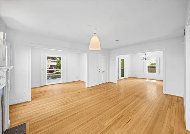 5th image of 2438 Albans Rd, Houston, TX 77005 | MLS# 37176823