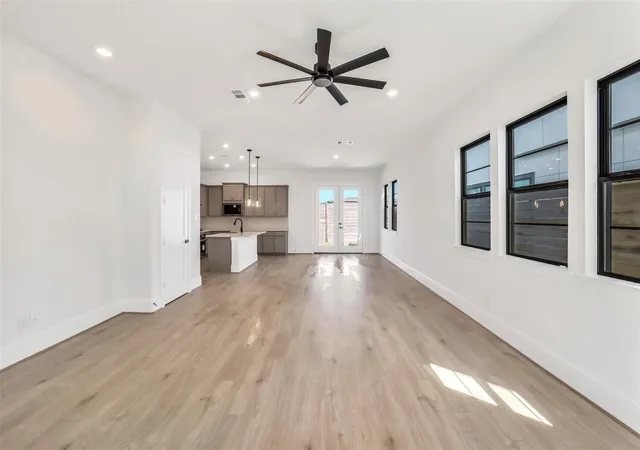 Photo 4 of Single family home for sale at 3220 Royal Oaks Holw Ln, Houston, TX 77082 | MLS# 11906448 | Listing updated on 2026-09-14