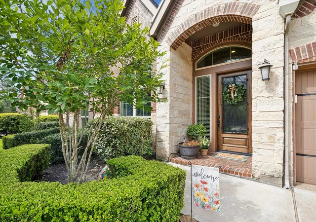 Photo 2 of Single family home for sale at 116 Wade Pointe Dr, Montgomery, TX 77316 | MLS# 49416097 | Listing updated on 2026-08-12