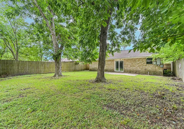 19th image of 501 Bellmar Ln, Friendswood, TX 77546 | MLS# 6110939