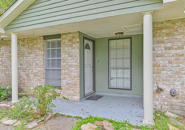 2nd image of 501 Bellmar Ln, Friendswood, TX 77546 | MLS# 6110939