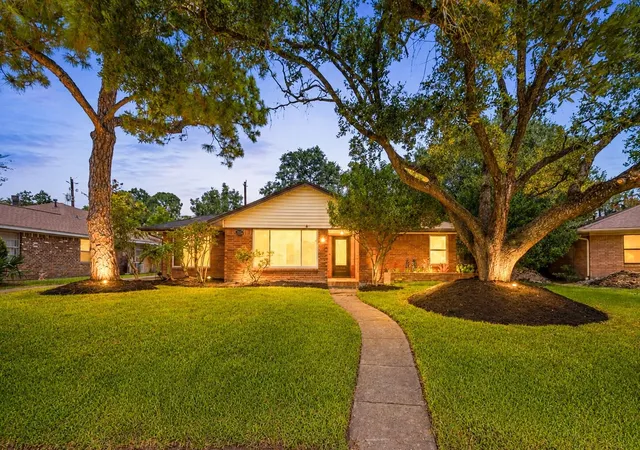 1st image of 5262 Briarbend Dr, Houston, TX 77096 | MLS# 53600657