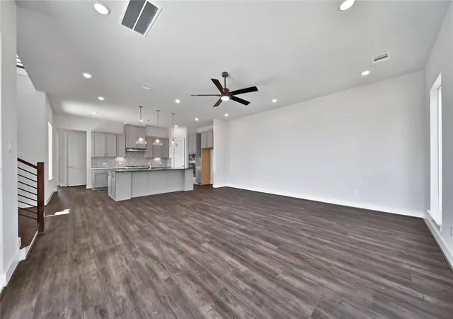 Photo 3 of Single family home for sale at 4408 Anthony Ct Ln, Seabrook, TX 77586 | MLS# 17241011 | Listing updated on 2026-08-30