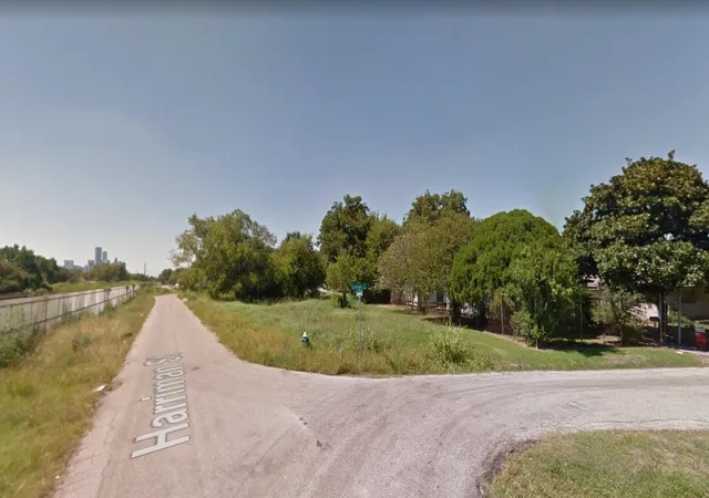 1st image of 2201 Lucas St, Houston, TX 77026 | MLS# 34847055